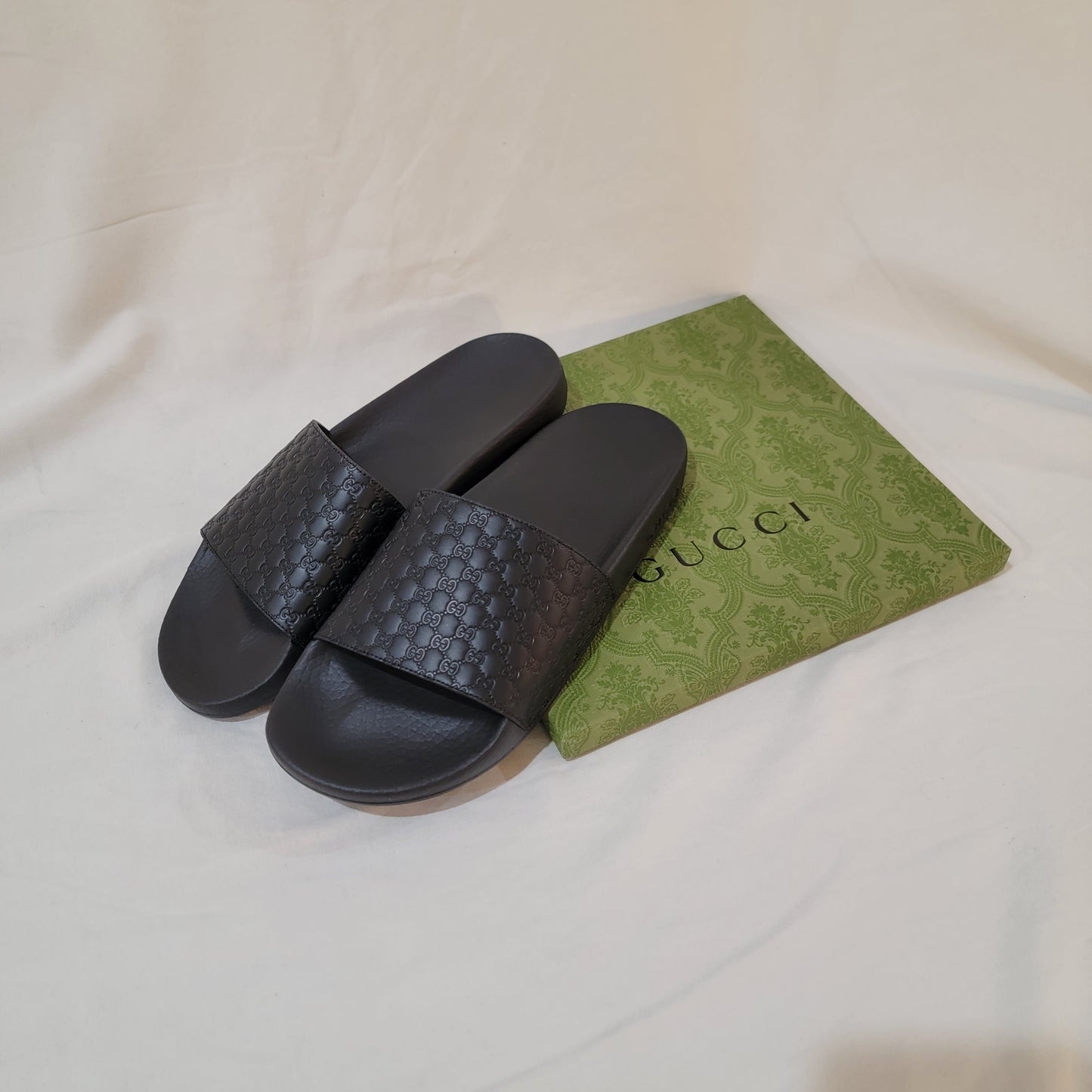 Authentic Gucci Women's GG Print Slides