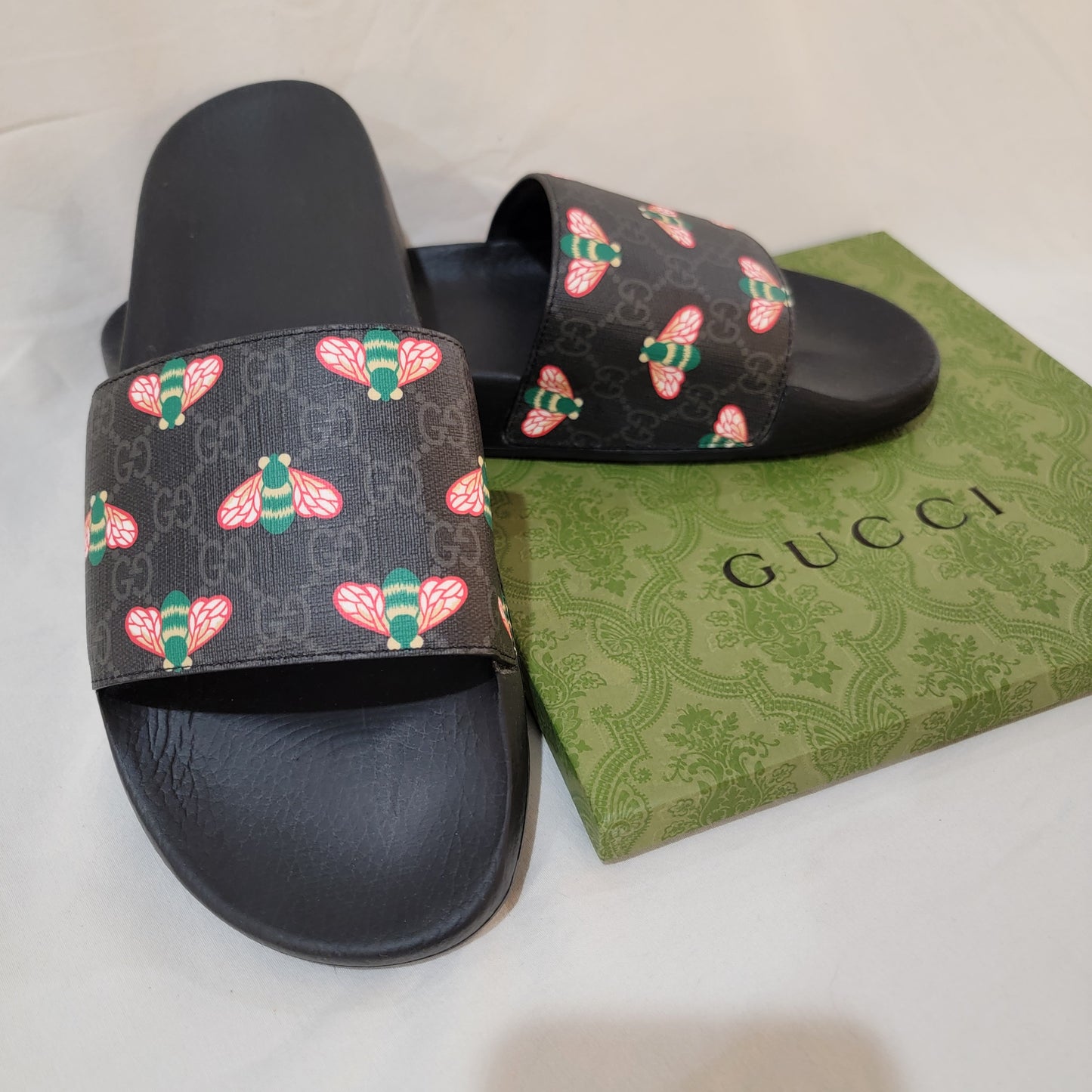 Authentic Gucci Men's GG Fly Print Slides