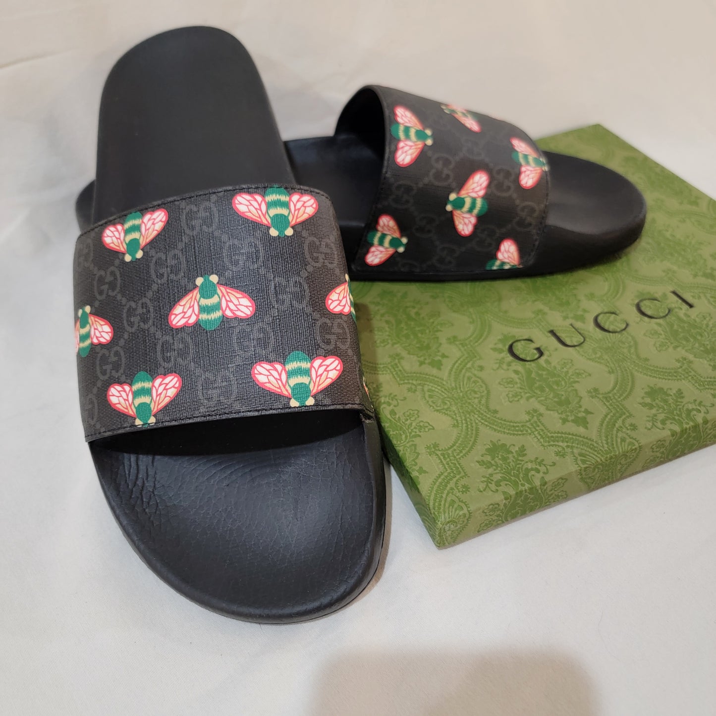 Authentic Gucci Men's GG Fly Print Slides